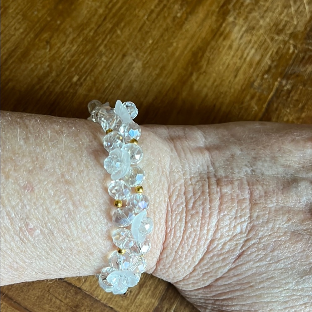 Elegant Crystal Flower Bracelet